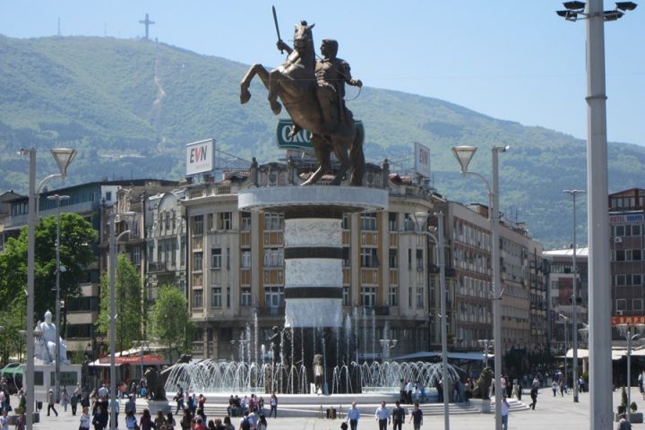 Balkans højdepunkter: Statuer i Skojpe