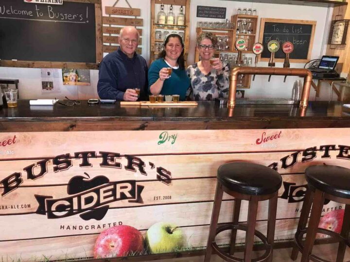 familien der driver og ejer Buster's Brewery I Jerusalem